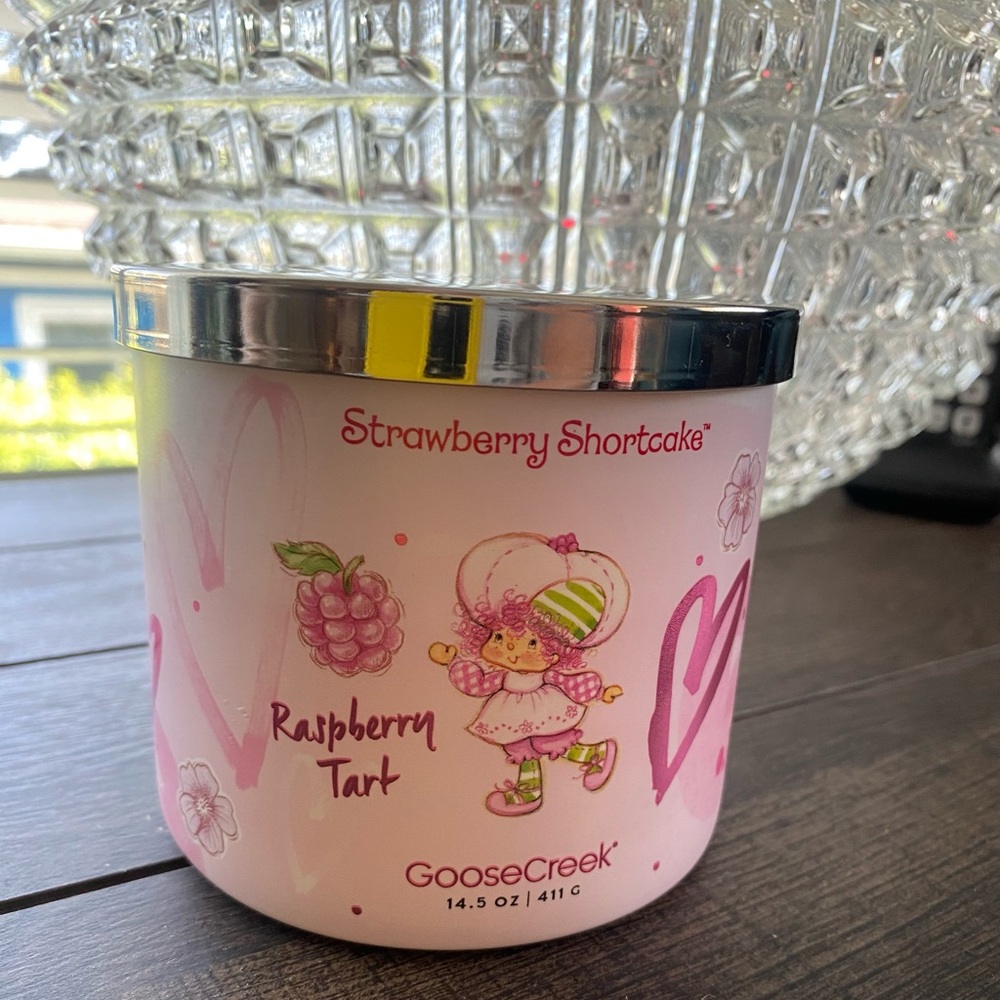 Strawberry Shortcake Goose Creek Raspberry Tart  14.5 oz  3 Wick Candle - Picture 7 of 12